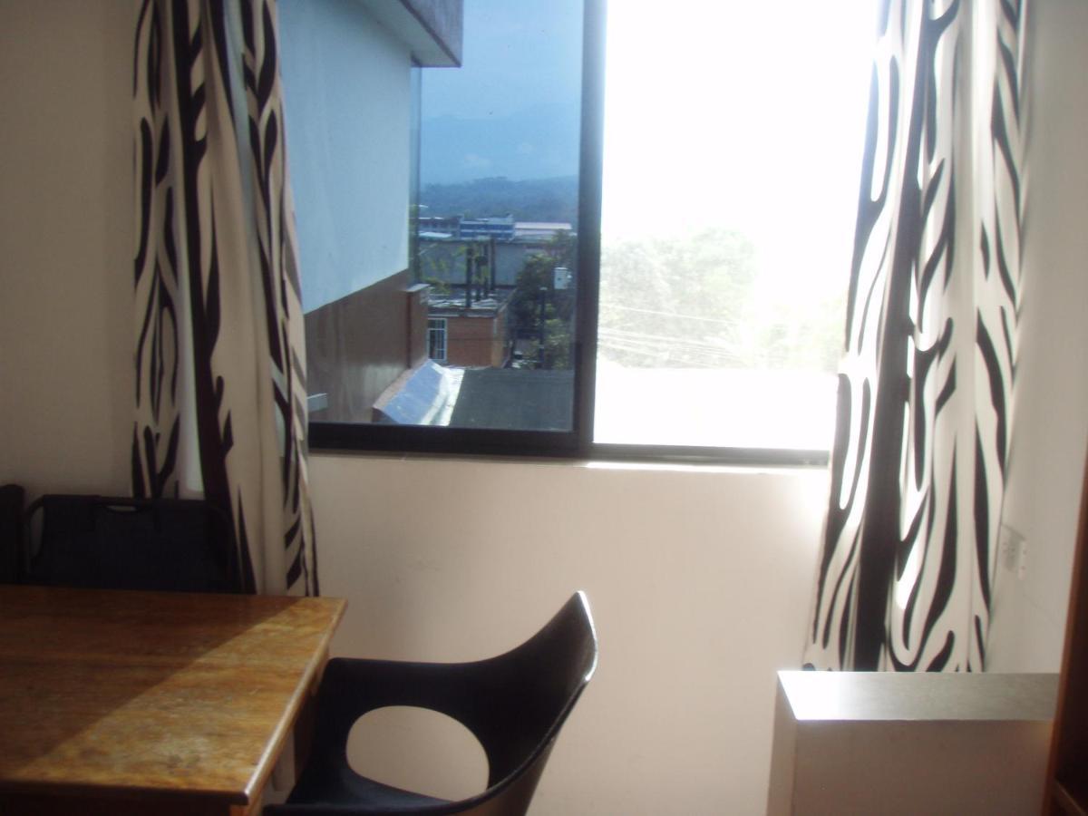 Hostal Limoncocha Тена Екстериор снимка