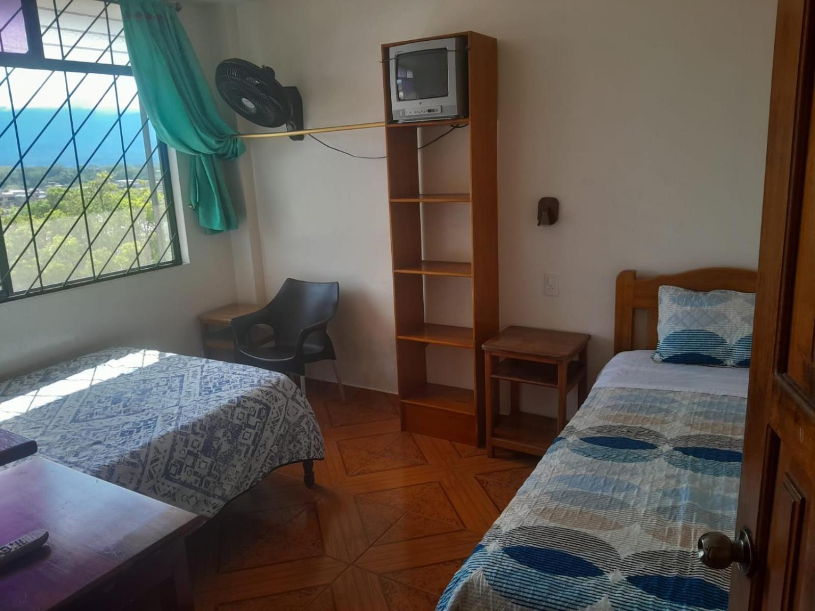 Hostal Limoncocha Тена Екстериор снимка